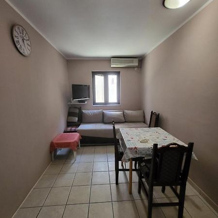 Apartment Katarina Dobrota Bagian luar foto
