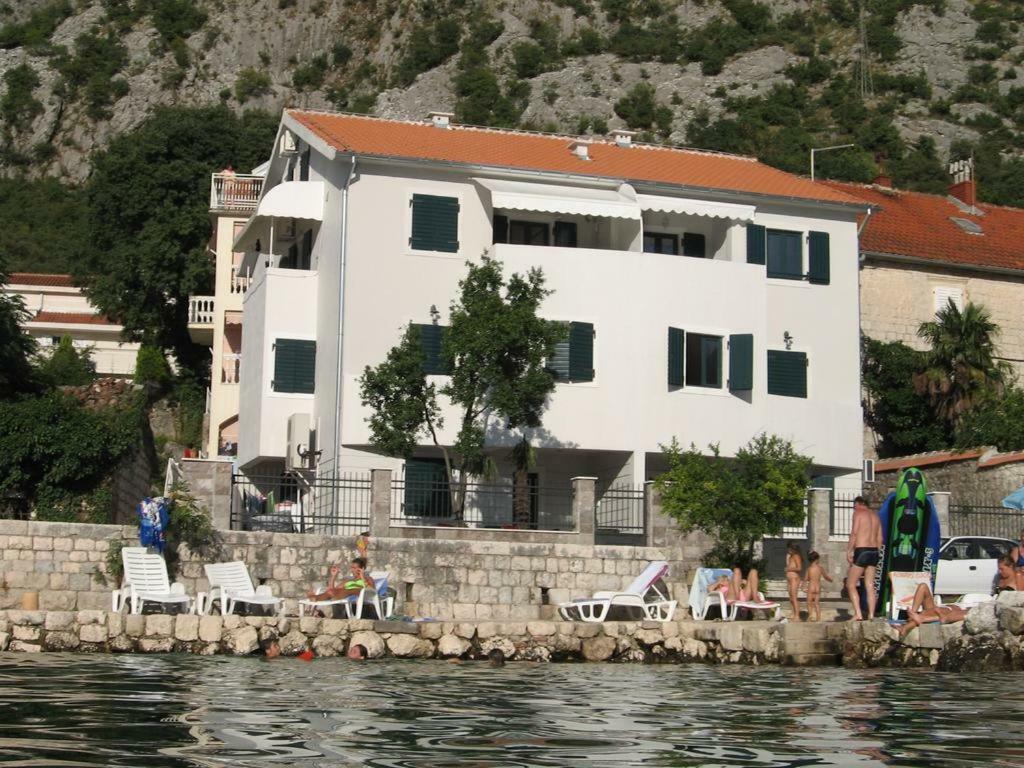 Apartment Katarina Dobrota Bagian luar foto